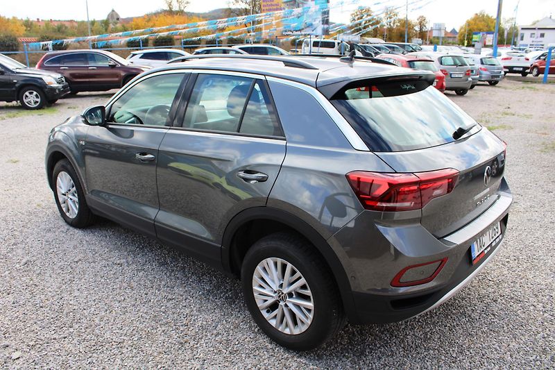 Volkswagen T-Roc (2024) 1,5TSI DSG LED ADAPT.TEMPOMAT  - fotka 5 z 21