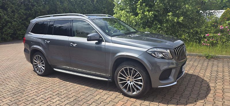 Mercedes-Benz GLS (2016) - fotka 2 z 22