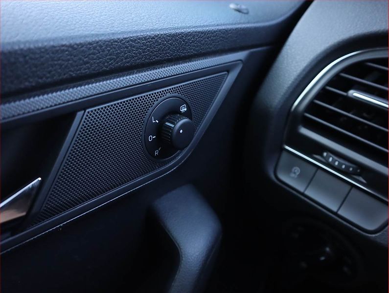 Škoda Fabia (2019) Ambition 1.0 TSI, Serv.kniha - fotka 19 z 20