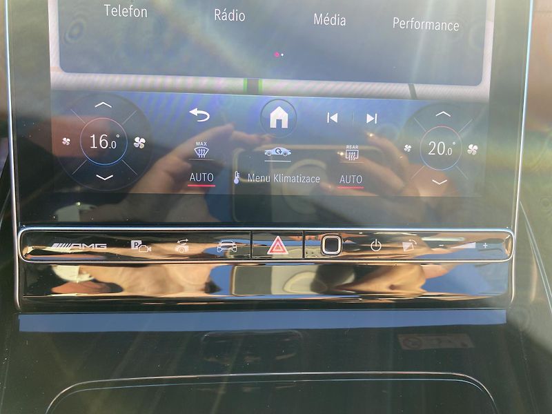 Mercedes-Benz SL AMG SL 63 4MATIC+ - fotka 21 z 24