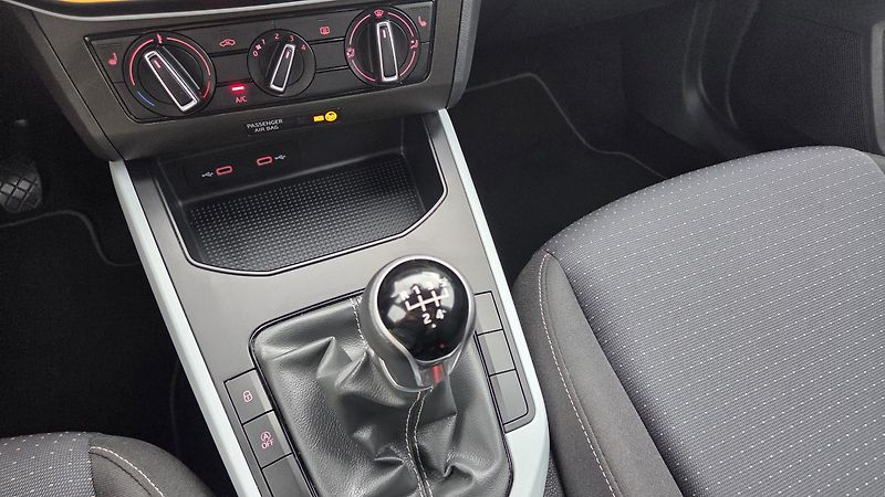 Seat Arona (2022) 1.0 TSI 70 kW Style CZ DPH - fotka 28 z 29