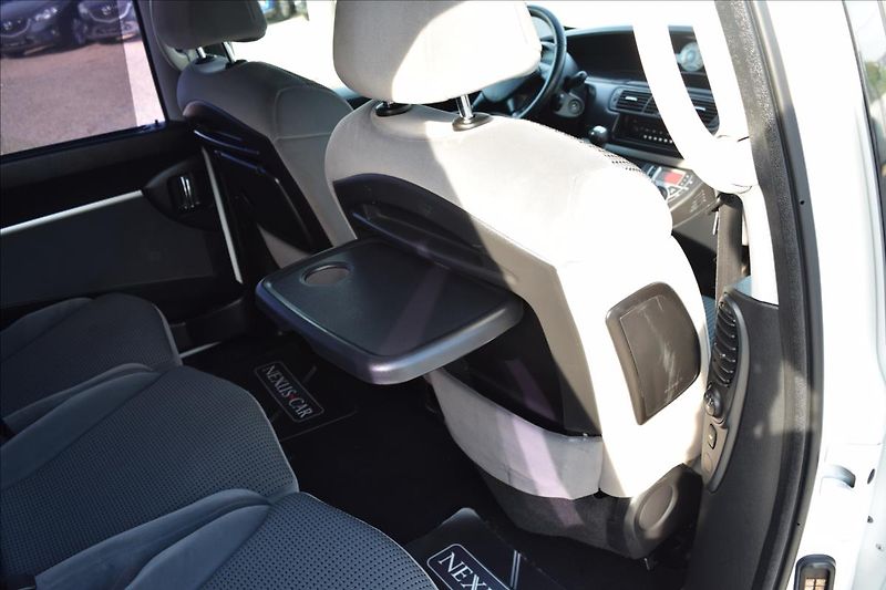 Peugeot 807 2,0 HDI 100KW 7MÍST PO STK - fotka 23 z 46