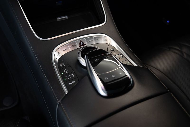 Mercedes-Benz Třídy S 500 Coupé 4MATIC - fotka 16 z 25