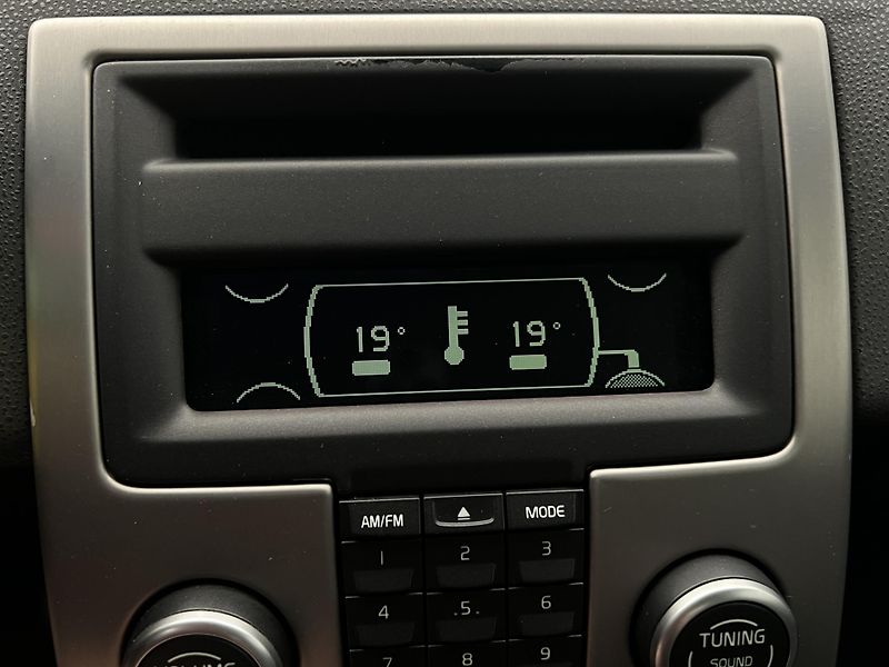 Volvo C70 MOMENTUM - fotka 31 z 33