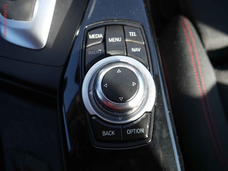 BMW Řada 1 (2015) 1.5i 118i, Sport Line, AT - fotka 20 z 20