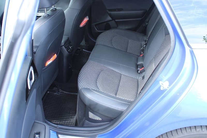 Kia Ceed (2022) PHEV 1.6 GDI  Premium 104kW - fotka 23 z 35
