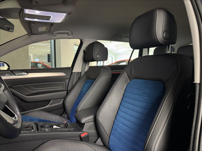 Volkswagen Passat 2,0 TSi  DSG Elegance Virtual - fotka 23 z 47