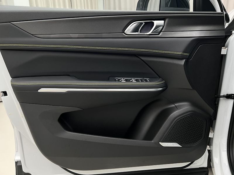 Lynk & Co 01 (2026) MORE PHEV AUT CZ 1.maj - fotka 23 z 55