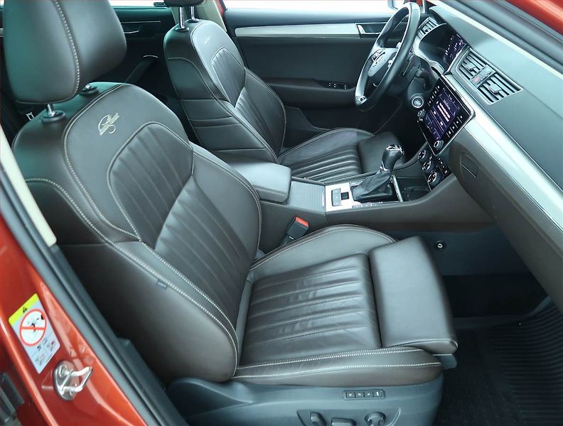 Škoda Superb (2021) Laurin&Klement 2.0 TSI - fotka 9 z 25