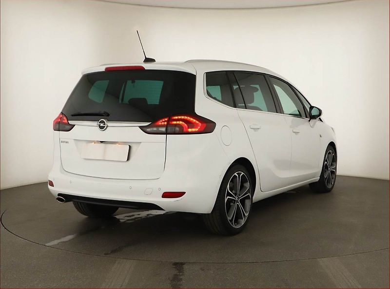 Opel Zafira (2019) 1.6 Turbo, 7 míst, Navi - fotka 5 z 14