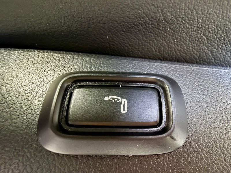 Volkswagen Passat (2025) R-Line DSG masáže MATRIX ACC  - fotka 14 z 57
