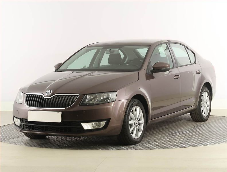 Škoda Octavia (2015) 1.6 TDI, Tempomat - fotka 2 z 18