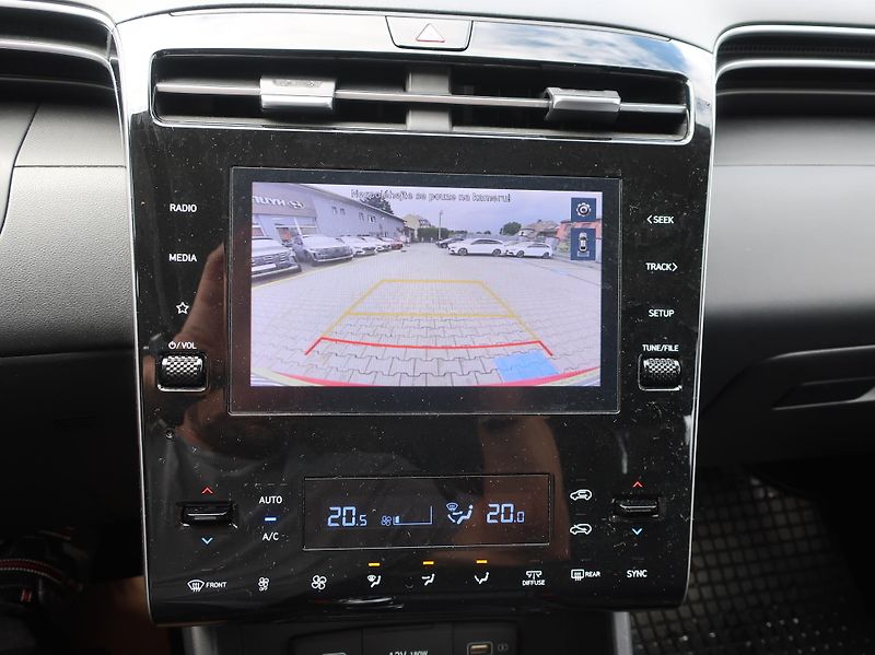 Hyundai Tucson 1.6T-GDi 110kW REZERVACE - fotka 21 z 24