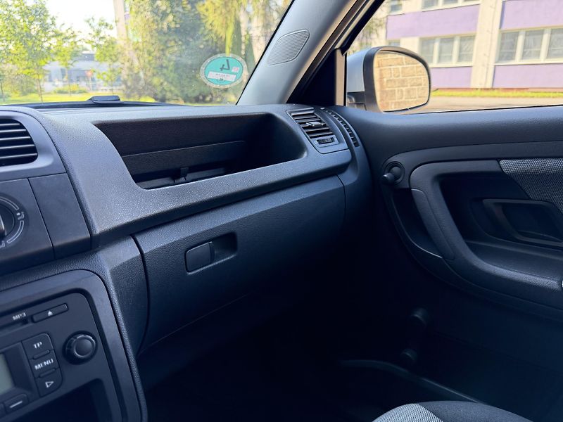 Škoda Fabia 1,2 TSI NOVÉ ROZVODY - fotka 21 z 36