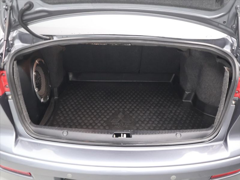 Mitsubishi Lancer 1.8 i 105kW Xenon Navi Kůže - fotka 10 z 31