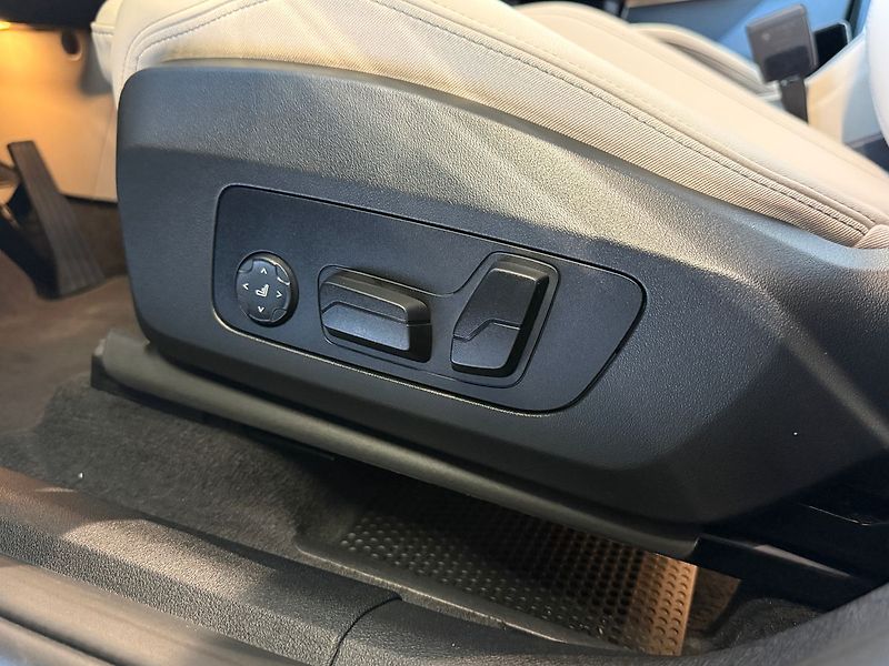 BMW X1 20d sDrive,X-Line,Harman,Tažné - fotka 18 z 33