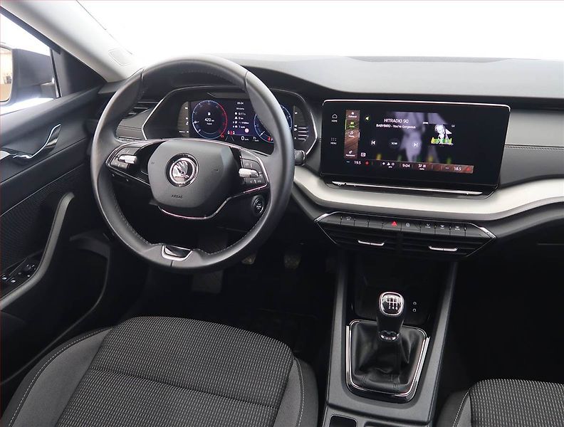 Škoda Octavia (2024) Ambition 2.0 TDI, digi klima - fotka 7 z 21