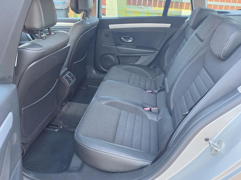 Renault Laguna 2.0dCi 150PS*DYNAMIQUE*2xSADA* - fotka 19 z 40