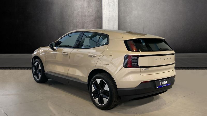 Volvo EX30 (2026) PLUS, P5 electric, 200 kW / 27 - fotka 5 z 15