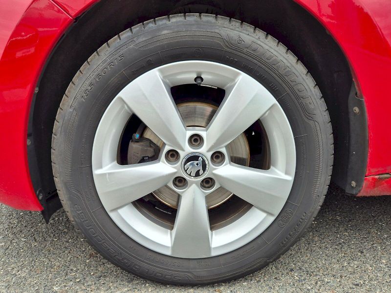 Škoda Rapid (2013) Ambition 1.2 TSI 63 kW 5°manuá - fotka 10 z 27
