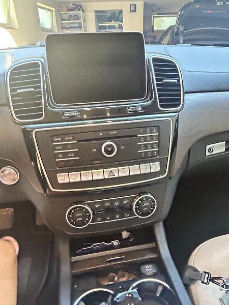 Mercedes-Benz GLS (2018) - fotka 16 z 22