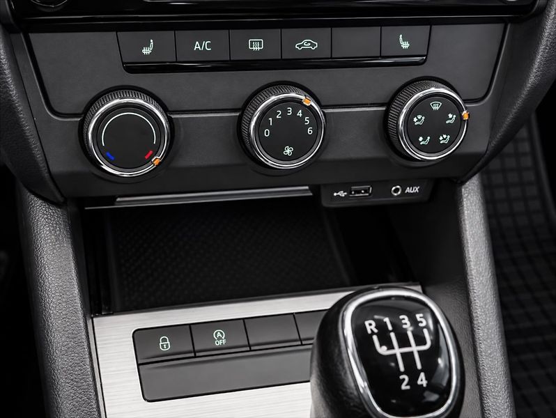 Škoda Octavia 1,6 TDI 85 KW, AMBITION - fotka 11 z 13