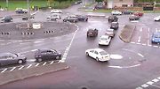 „Kouzelný kruhový objezd“ v anglickém městě Swindon.