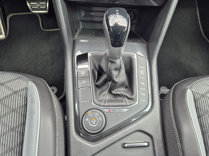 Volkswagen Tiguan 2.0TDi 147kW 4x4 automat, DPH, - fotka 22 z 34