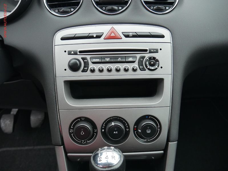 Peugeot 308 (2013) 1.6 HDi, AC, panor - fotka 11 z 18