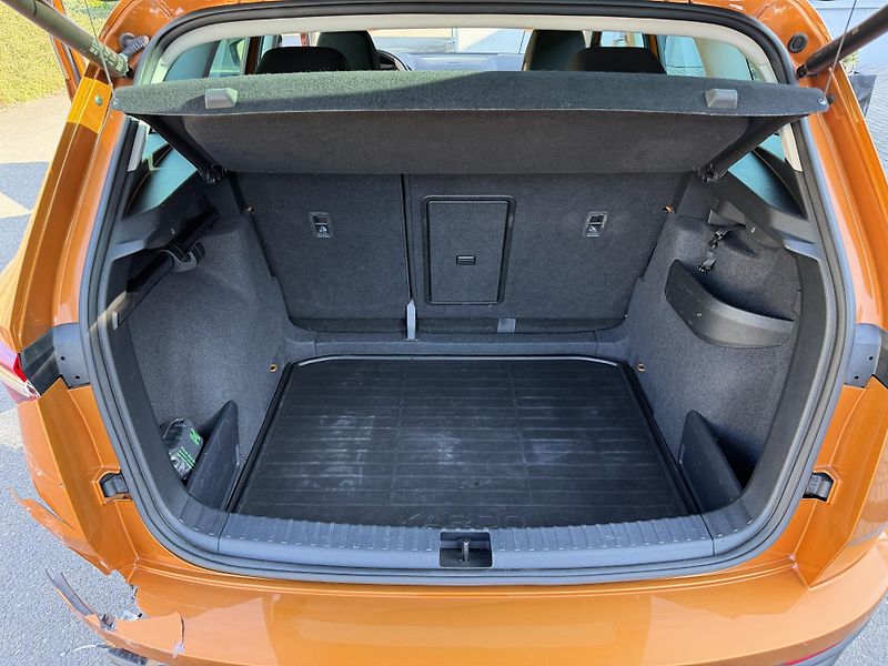 Škoda Karoq 1,5i 110kW navigace  - fotka 16 z 16