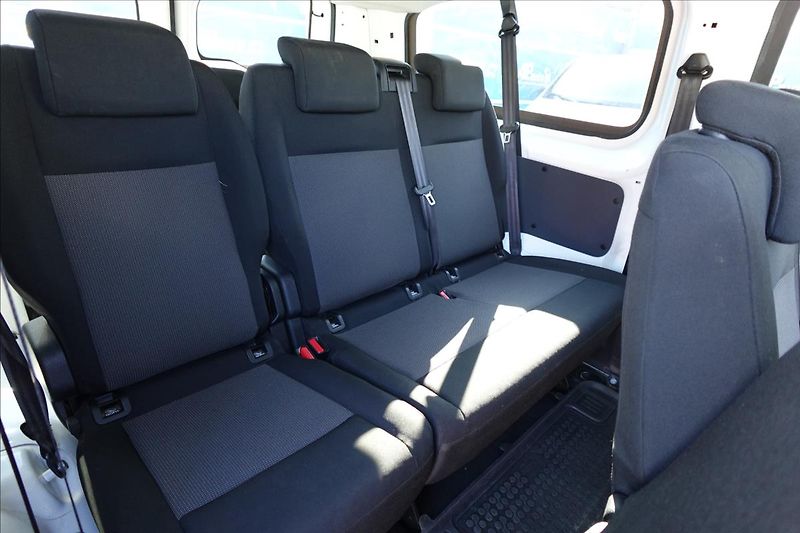 Peugeot Expert 2,0 HDI  Traveller L3H1 8MÍST - fotka 22 z 36
