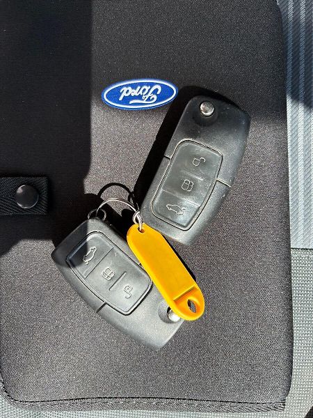 Ford Fiesta 1.3i, 44kW, Klima, Výhřevy - fotka 15 z 15