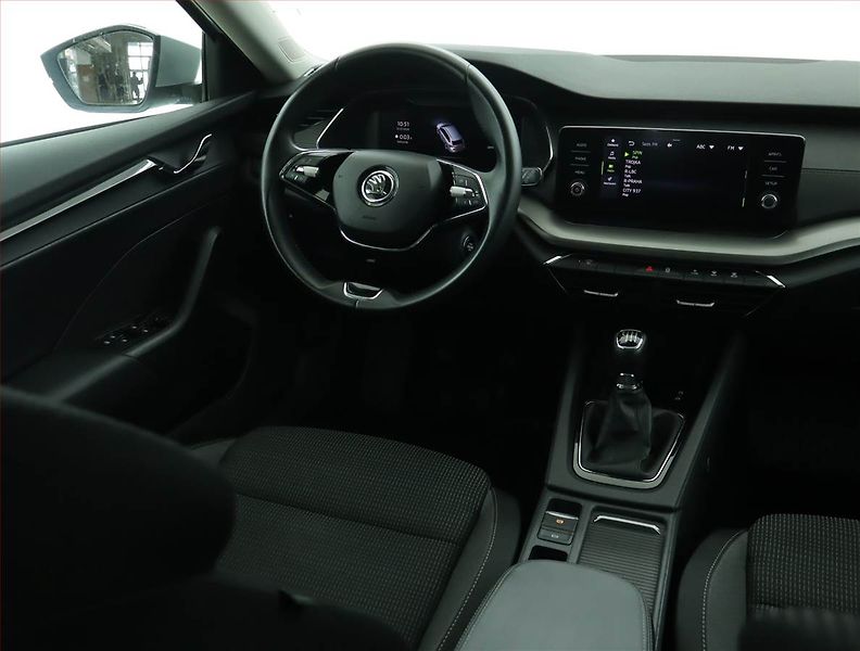 Škoda Octavia (2023) Ambition 2.0 TDI, ČR,1.maj - fotka 7 z 15