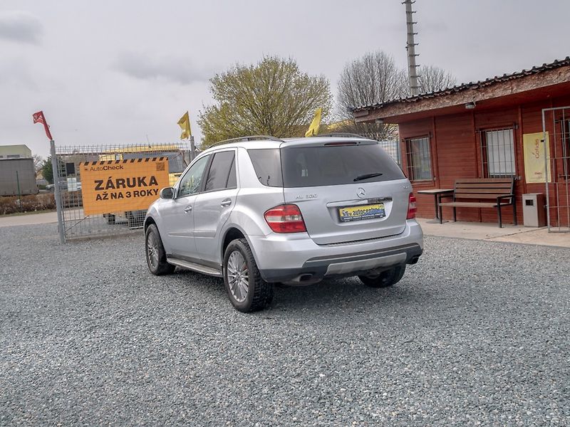 Mercedes-Benz Třídy M (2006) 350D 165KW 4Matic – KŮŽE - fotka 7 z 40