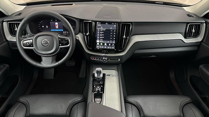 Volvo XC60 2.0 T8 AUT AWD Ultra Dark - fotka 8 z 36