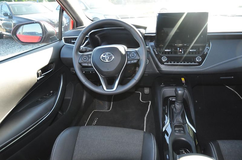 Toyota Corolla 1.8 Hybrid KOMBI - fotka 5 z 18