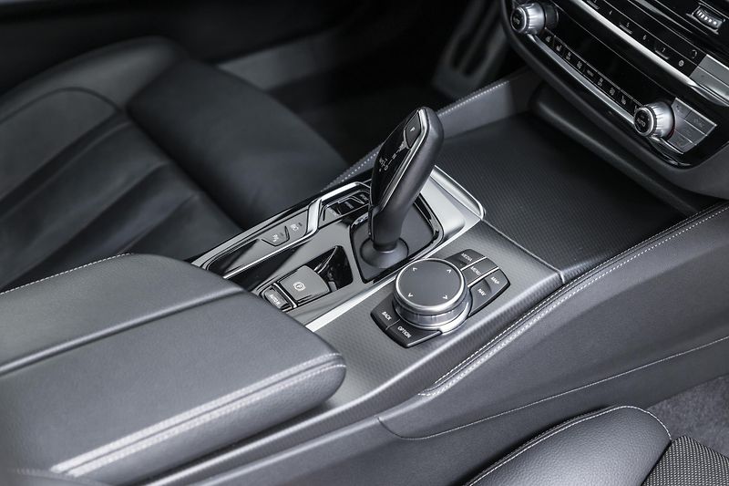 BMW Řada 5 545e xDrive Msport*1.majitel - fotka 16 z 38
