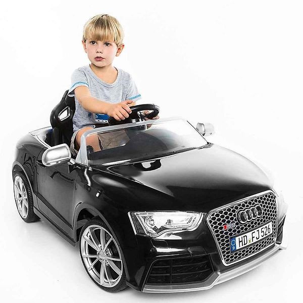 Autíček pro děti je dnes nepřeberné množství. Co třeba Tesla Model S?