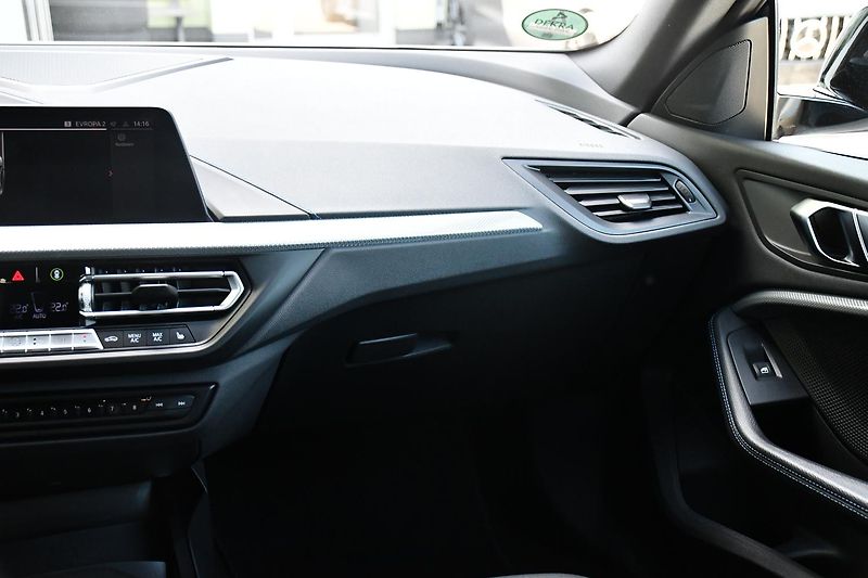 BMW Řada 2 218d M-SPORT 1M ČR - fotka 8 z 40