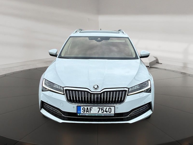 Škoda Superb (2022) L&K 2.0TDI 147kW DSG 4x4 TAŽNÉ - fotka 2 z 11
