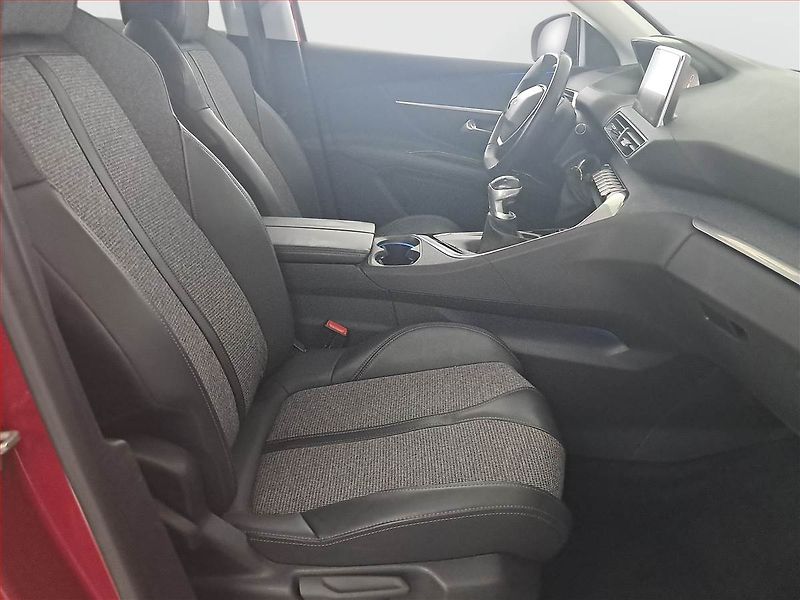 Peugeot 3008 (2018) 1.2 PureTech, Serv.kniha, Kůže - fotka 9 z 16