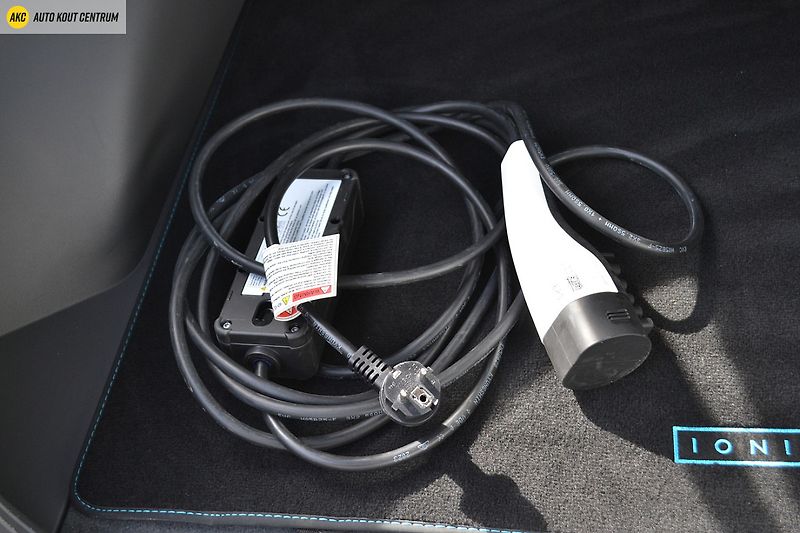 Hyundai Ioniq 5 STYLE PREMIUM 4x4 POWER 84kWh - fotka 35 z 84