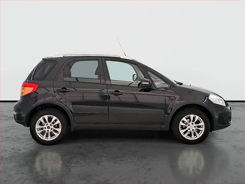 Suzuki SX4 (2013) 1.6 VVT, 4X4, ČR,1.maj - fotka 6 z 18