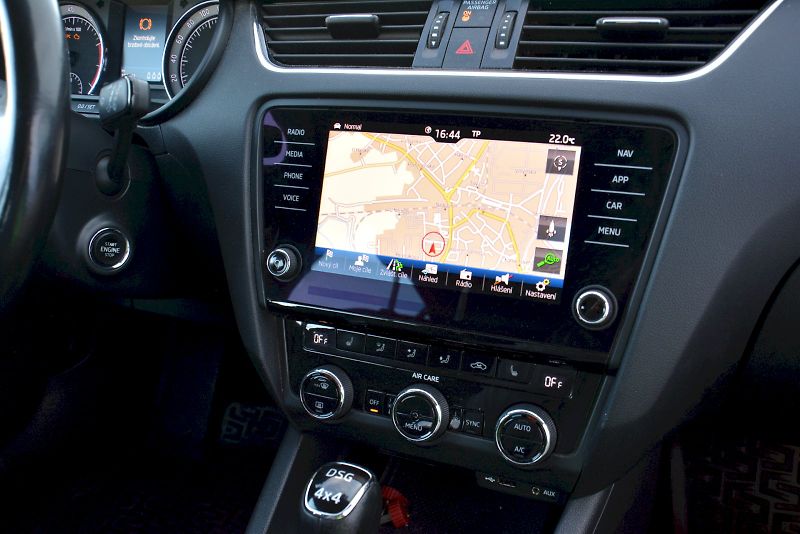 Škoda Octavia (2017) Combi 1.8 TSI 132 kW 4x4 DSG 6 - fotka 23 z 30