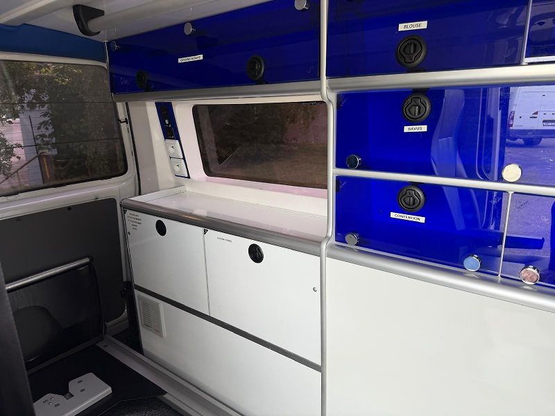 Volkswagen Transporter 2,0 TDi / 110 kW / T6 city  - fotka 21 z 29