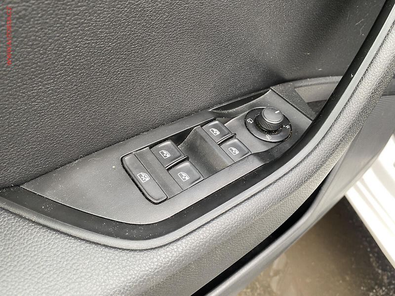 Škoda Superb (2017) 2.0TDi, ČR, SportLine - fotka 13 z 19