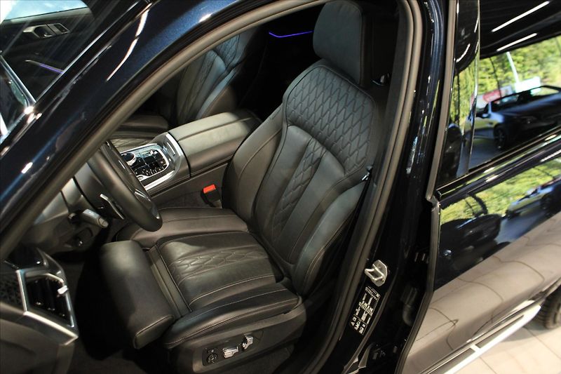 BMW X7 xDrive40d M Sport Pro ExeDrPro - fotka 11 z 44
