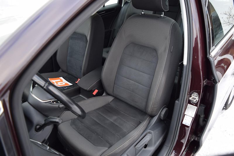 Volkswagen Golf Sportsvan (2018) 1.4TSI 92kw HIGHLINE BMT NAVI - fotka 21 z 50