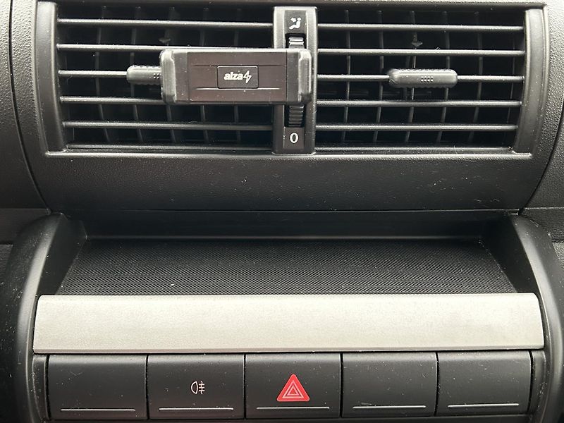 Volkswagen Fox 1.2 HTP - fotka 30 z 44