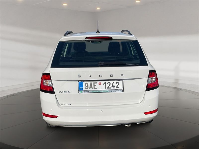 Škoda Fabia 1,0 TSI 70 Ambition - fotka 5 z 11